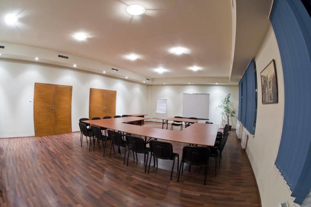 Hotel Centrum 비드고슈치 외부 사진